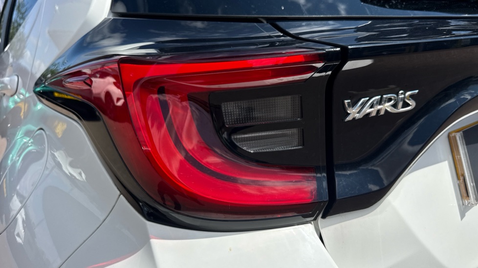Toyota Yaris 1.5 Hybrid Excel 5dr CVT Hybrid Hatchback - Image 21