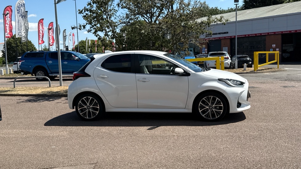 Toyota Yaris 1.5 Hybrid Excel 5dr CVT Hybrid Hatchback - Image 23