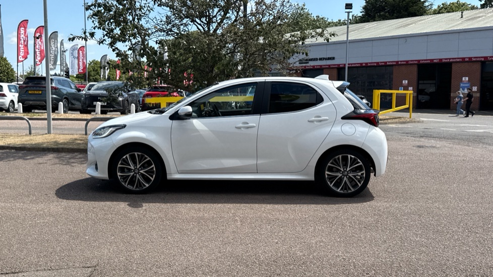 Toyota Yaris 1.5 Hybrid Excel 5dr CVT Hybrid Hatchback - Image 24