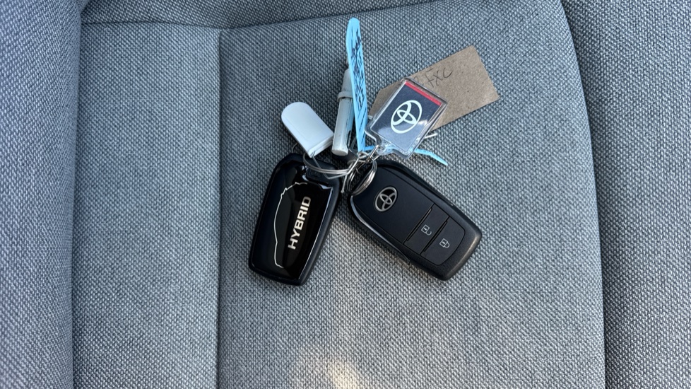 Toyota Yaris 1.5 Hybrid Excel 5dr CVT Hybrid Hatchback - Image 28