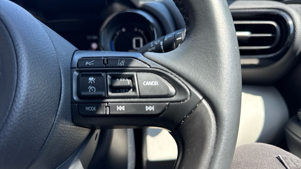 Toyota Yaris 1.5 Hybrid Excel 5dr CVT Hybrid Hatchback - Image 30