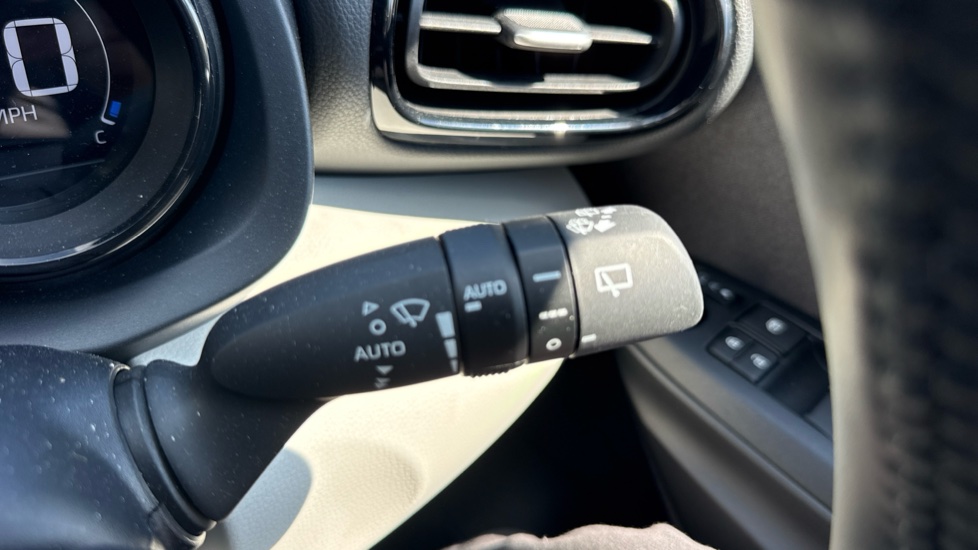 Toyota Yaris 1.5 Hybrid Excel 5dr CVT Hybrid Hatchback - Image 33