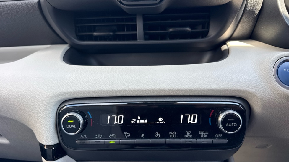 Toyota Yaris 1.5 Hybrid Excel 5dr CVT Hybrid Hatchback - Image 34