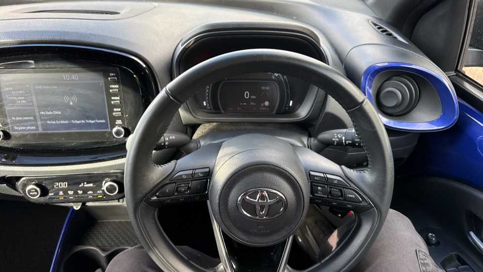 Toyota Aygo X 1.0 VVT-i Edge 5dr Petrol Hatchback - Image 7