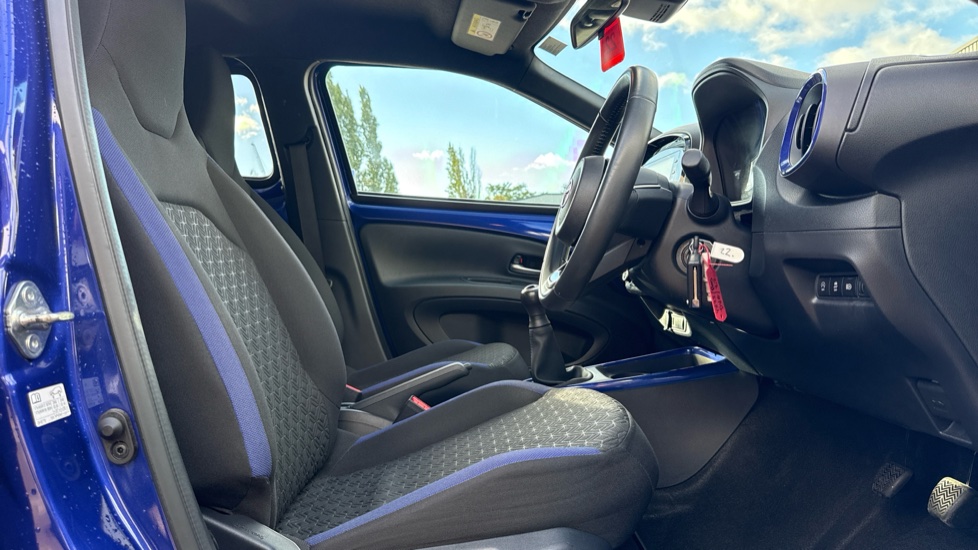 Toyota Aygo X 1.0 VVT-i Edge 5dr Petrol Hatchback - Image 12