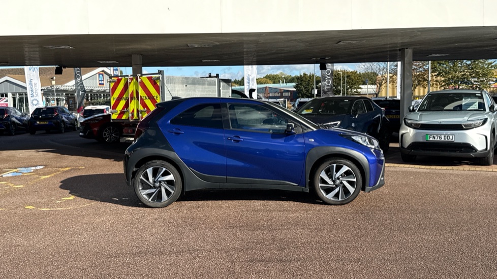 Toyota Aygo X 1.0 VVT-i Edge 5dr Petrol Hatchback - Image 23