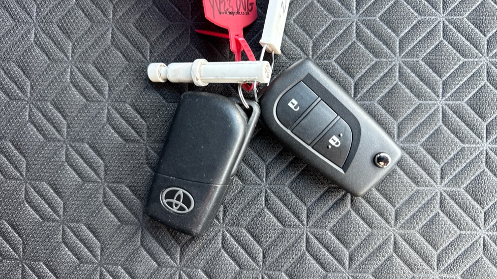 Toyota Aygo X 1.0 VVT-i Edge 5dr Petrol Hatchback - Image 28