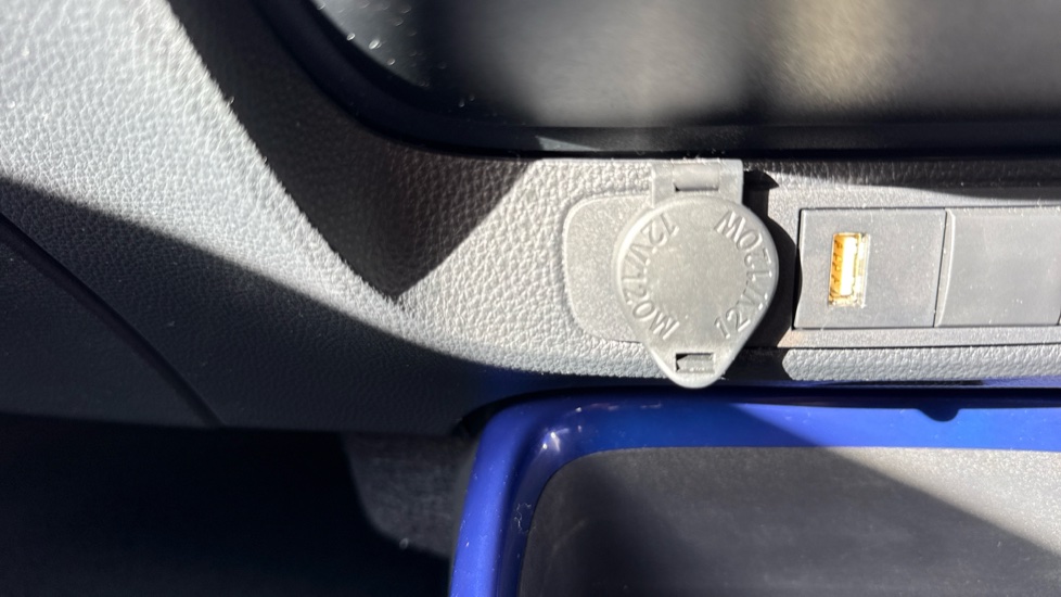 Toyota Aygo X 1.0 VVT-i Edge 5dr Petrol Hatchback - Image 38