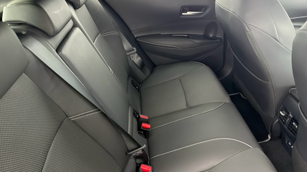 Toyota Corolla 1.8 Hybrid Excel 5dr CVT Hybrid Hatchback - Image 8