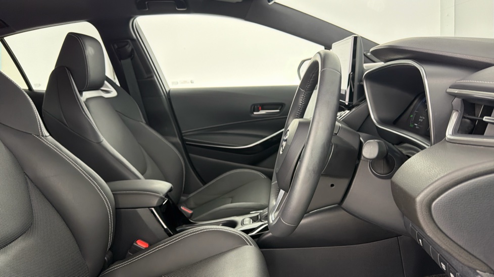 Toyota Corolla 1.8 Hybrid Excel 5dr CVT Hybrid Hatchback - Image 12