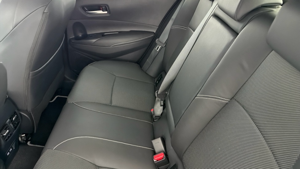 Toyota Corolla 1.8 Hybrid Excel 5dr CVT Hybrid Hatchback - Image 15