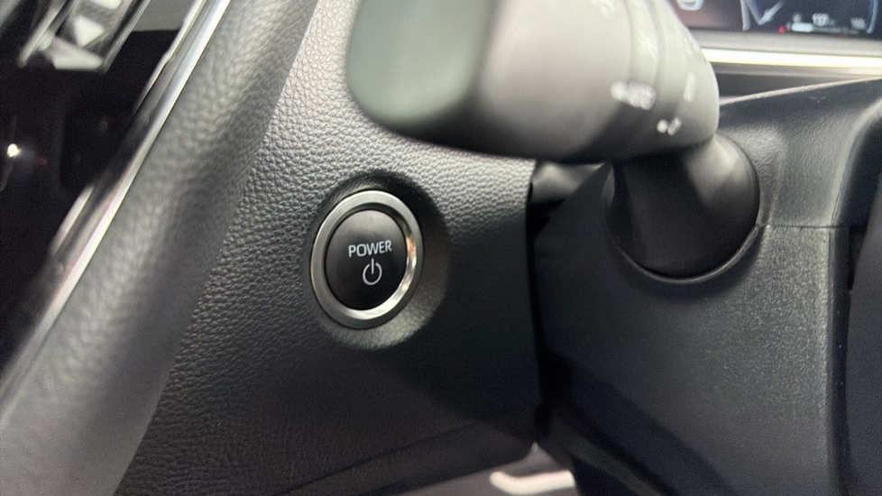 Toyota Corolla 1.8 Hybrid Excel 5dr CVT Hybrid Hatchback - Image 16