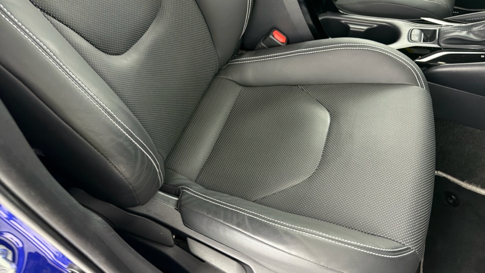Toyota Corolla 1.8 Hybrid Excel 5dr CVT Hybrid Hatchback - Image 17