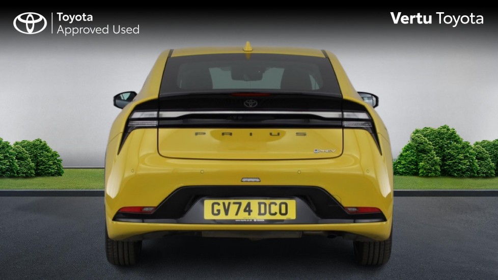 Toyota Prius 2.0 PHEV Excel 5dr CVT Hatchback - Image 27