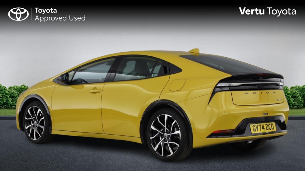 Toyota Prius 2.0 PHEV Excel 5dr CVT Hatchback - Image 4