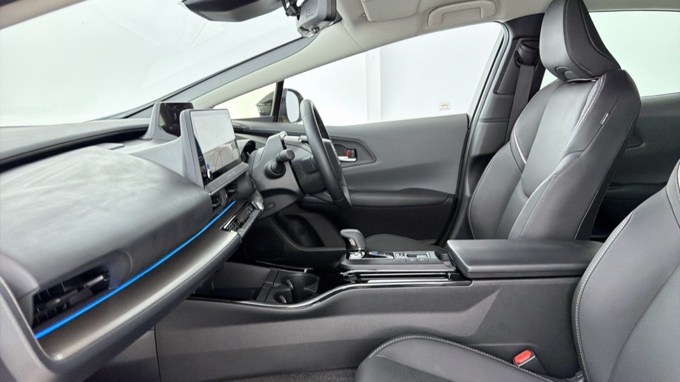 Toyota Prius 2.0 PHEV Excel 5dr CVT Hatchback - Image 5