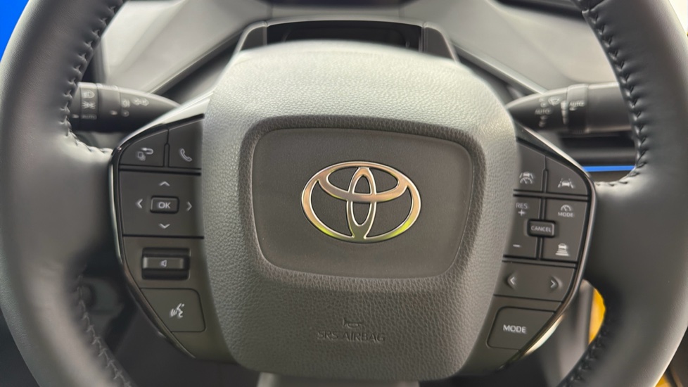 Toyota Prius 2.0 PHEV Excel 5dr CVT Hatchback - Image 10