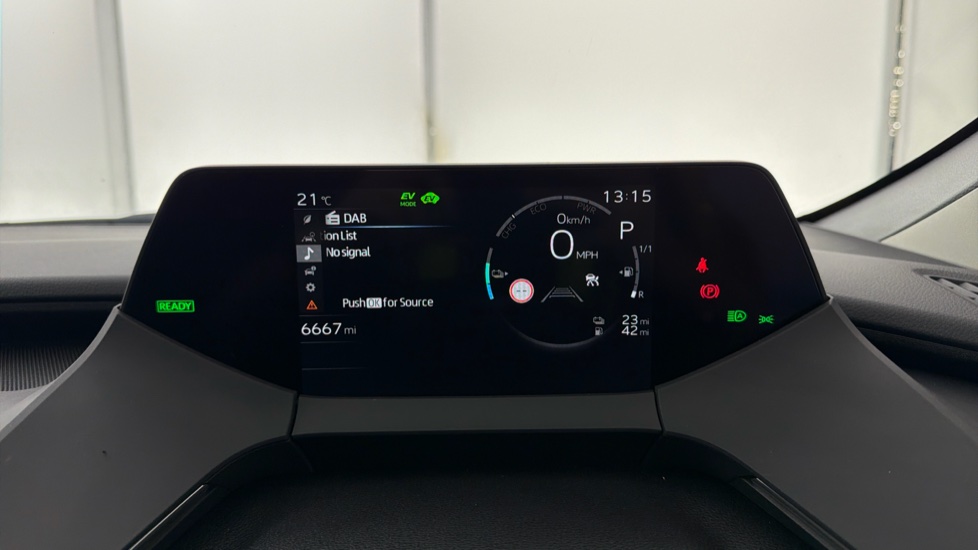 Toyota Prius 2.0 PHEV Excel 5dr CVT Hatchback - Image 11