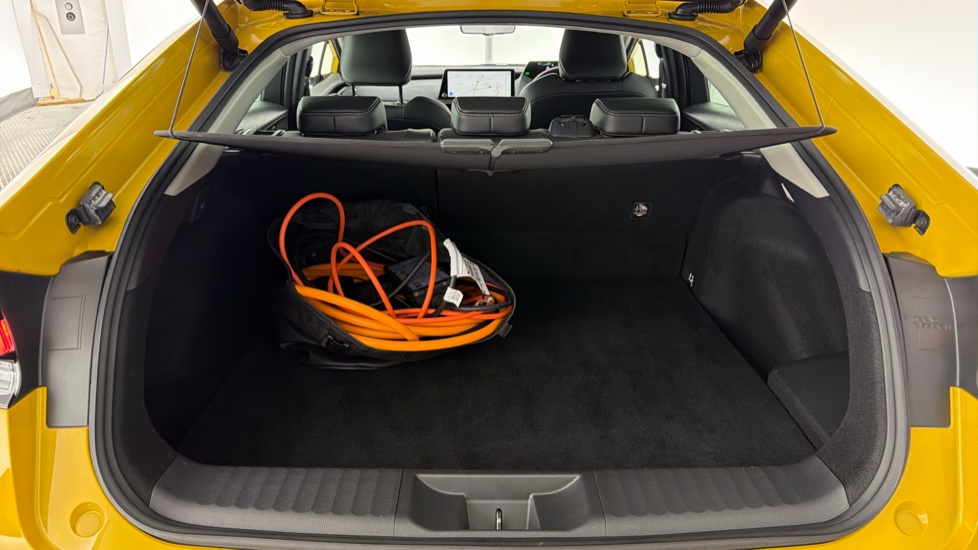 Toyota Prius 2.0 PHEV Excel 5dr CVT Hatchback - Image 13