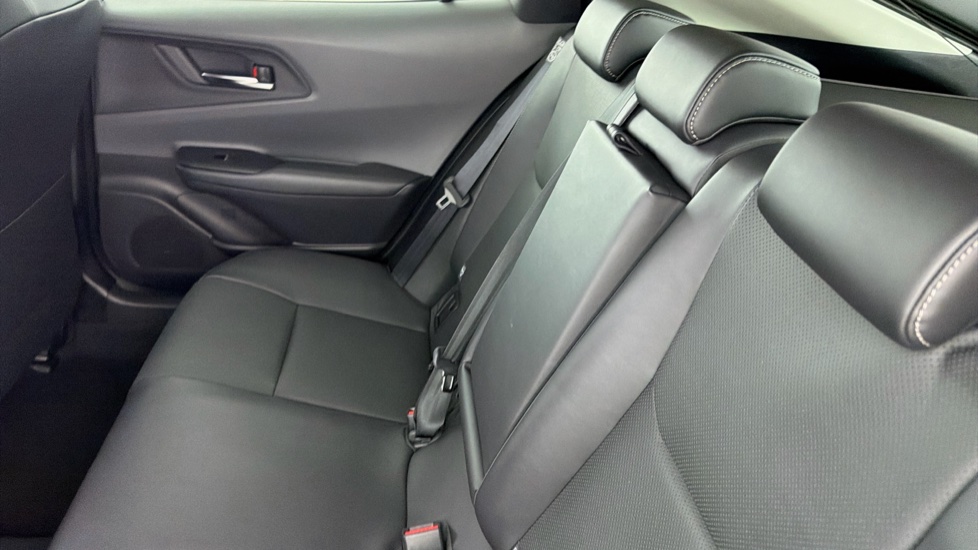 Toyota Prius 2.0 PHEV Excel 5dr CVT Hatchback - Image 15