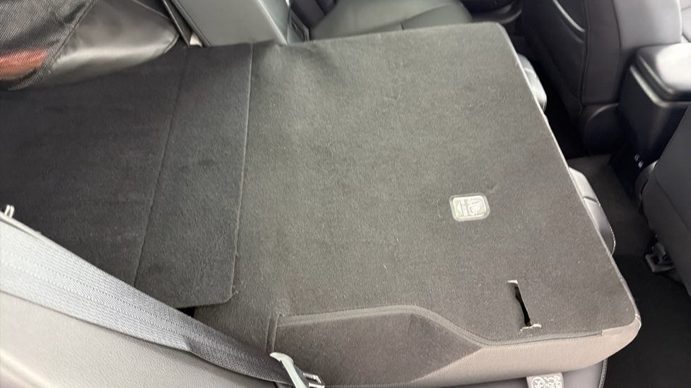 Toyota Prius 2.0 PHEV Excel 5dr CVT Hatchback - Image 18
