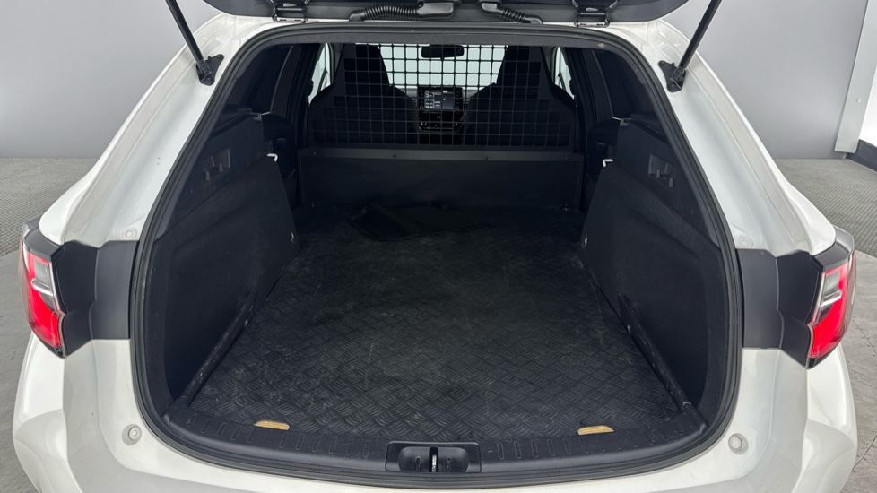 Toyota Corolla Petrol 1.8 VVT-i Hybrid Commercial Auto - Image 13