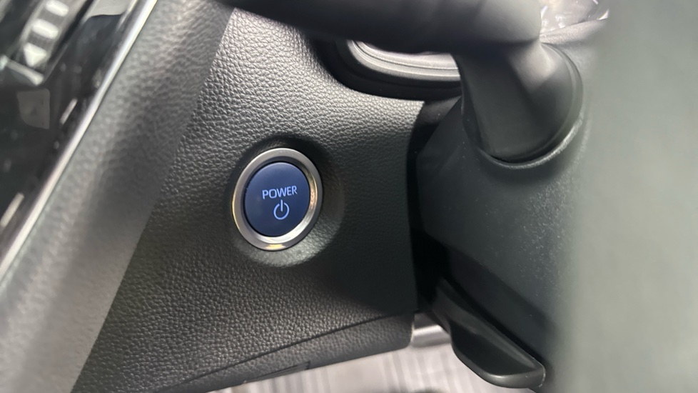 Toyota Corolla Petrol 1.8 VVT-i Hybrid Commercial Auto - Image 16