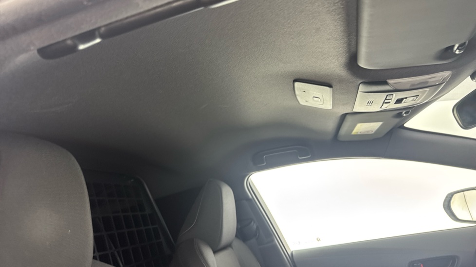Toyota Corolla Petrol 1.8 VVT-i Hybrid Commercial Auto - Image 19