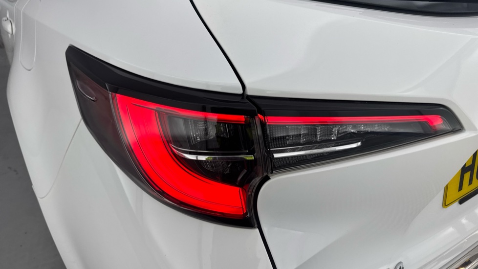 Toyota Corolla Petrol 1.8 VVT-i Hybrid Commercial Auto - Image 21