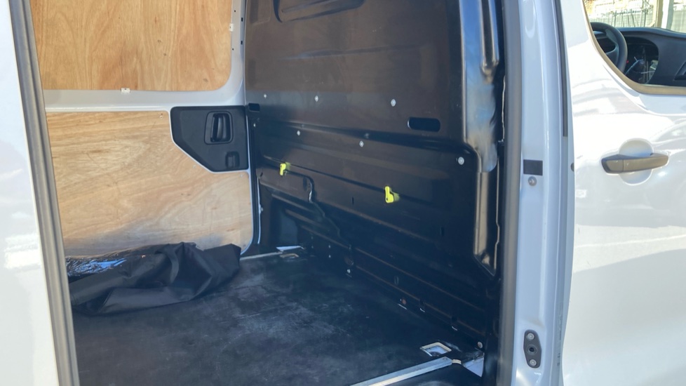 Toyota Proace City L2 Diesel 1.5D 100 Icon Van [6 Speed] - Image 8