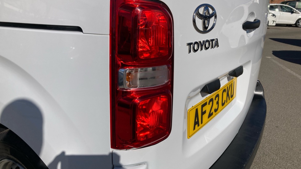 Toyota Proace City L2 Diesel 1.5D 100 Icon Van [6 Speed] - Image 21