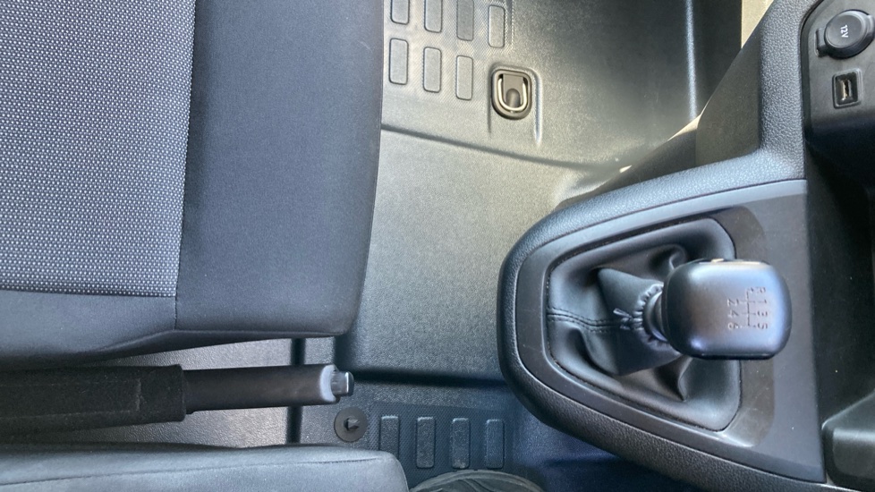Toyota Proace City L2 Diesel 1.5D 100 Icon Van [6 Speed] - Image 32
