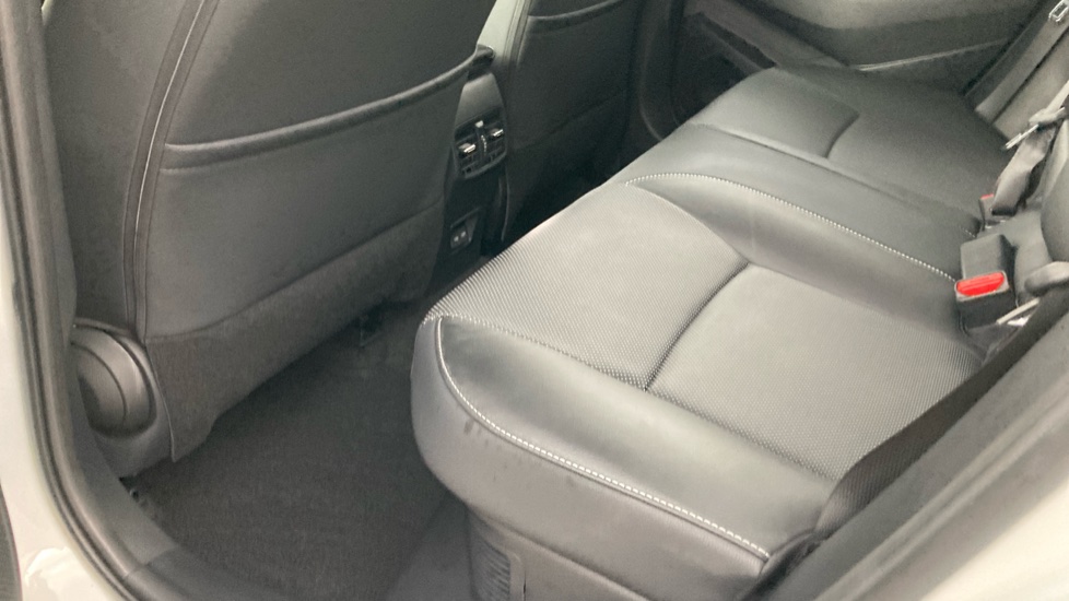 Toyota Corolla 2.0 VVT-i Hybrid Excel 5dr CVT Hybrid Estate - Image 15