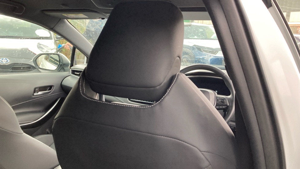 Toyota Corolla 2.0 VVT-i Hybrid Excel 5dr CVT Hybrid Estate - Image 19