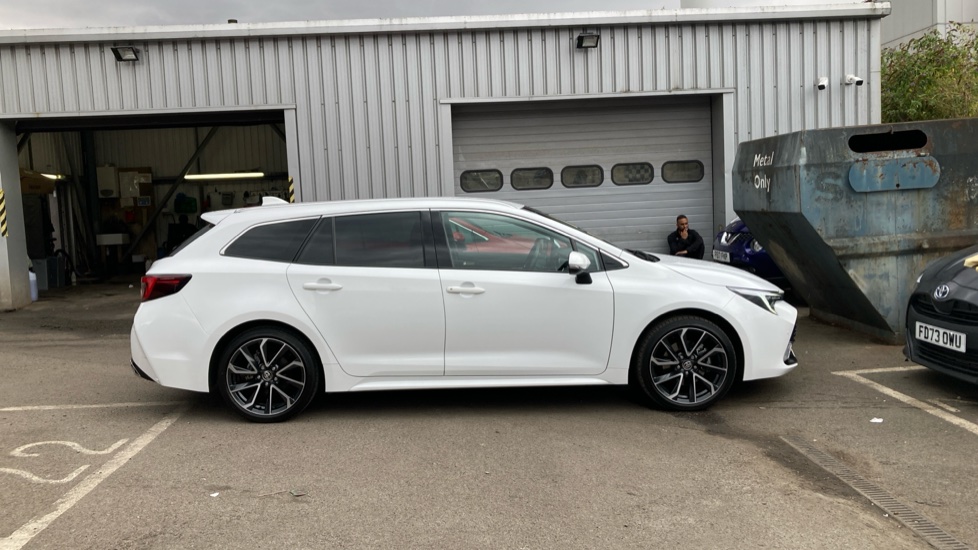 Toyota Corolla 2.0 VVT-i Hybrid Excel 5dr CVT Hybrid Estate - Image 23