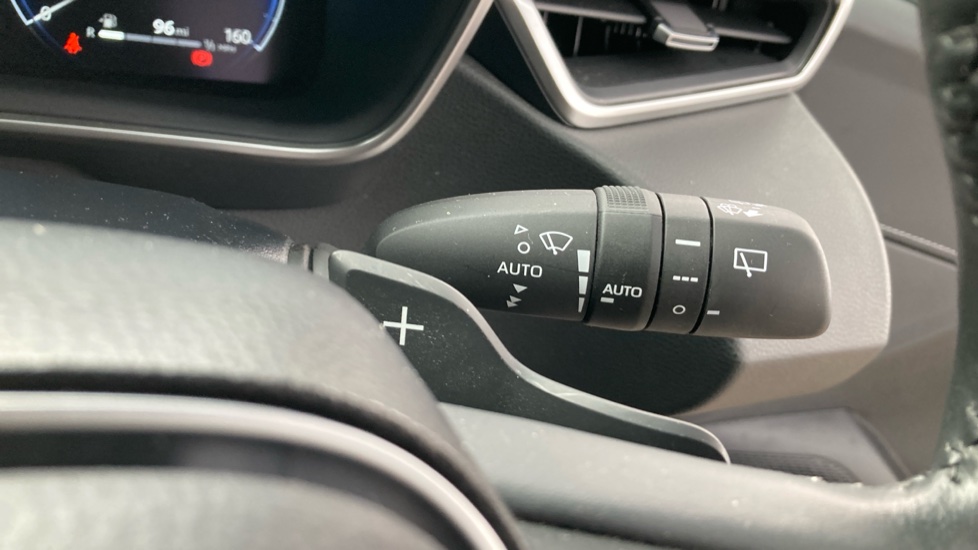 Toyota Corolla 2.0 VVT-i Hybrid Excel 5dr CVT Hybrid Estate - Image 34