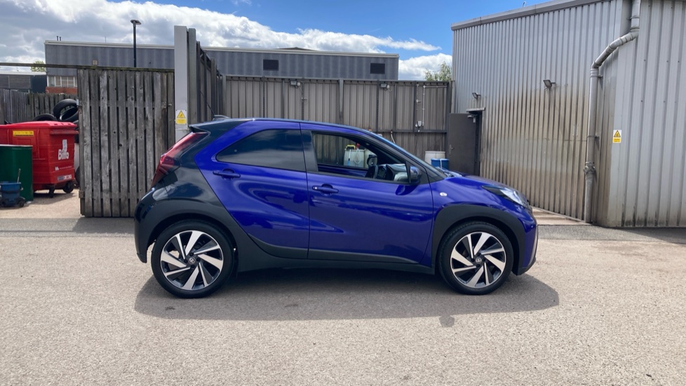 Toyota Aygo X 1.0 VVT-i Edge 5dr Petrol Hatchback - Image 23