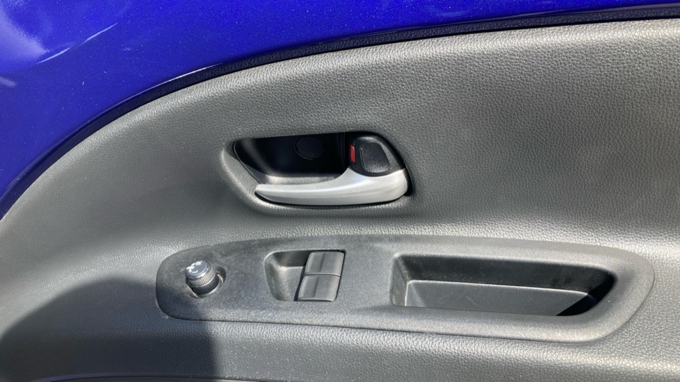 Toyota Aygo X 1.0 VVT-i Edge 5dr Petrol Hatchback - Image 31