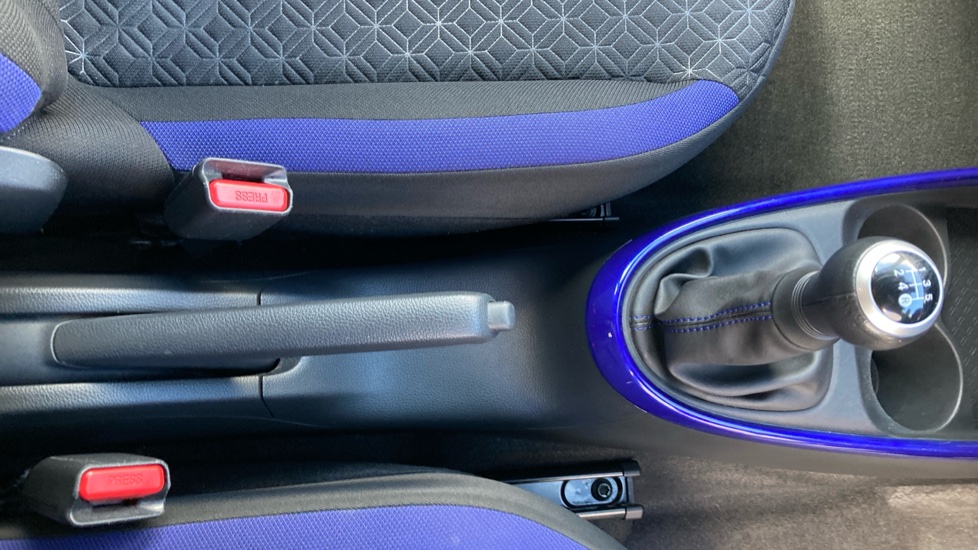 Toyota Aygo X 1.0 VVT-i Edge 5dr Petrol Hatchback - Image 36