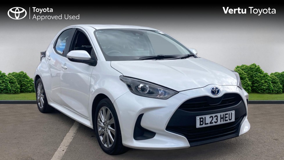 Toyota Yaris 1.5 Hybrid Icon 5dr CVT Hybrid Hatchback - Image 1