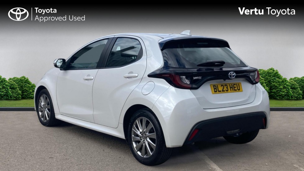 Toyota Yaris 1.5 Hybrid Icon 5dr CVT Hybrid Hatchback - Image 4