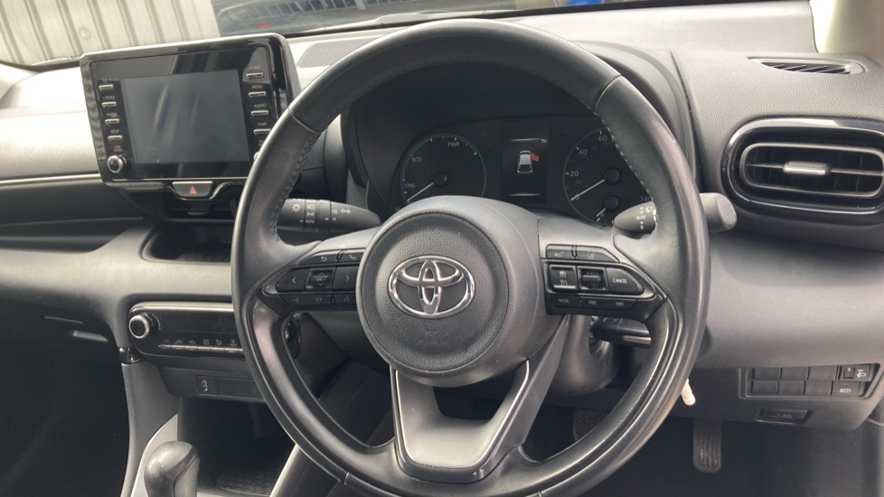 Toyota Yaris 1.5 Hybrid Icon 5dr CVT Hybrid Hatchback - Image 10