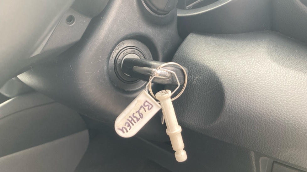 Toyota Yaris 1.5 Hybrid Icon 5dr CVT Hybrid Hatchback - Image 16
