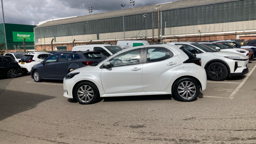 Toyota Yaris 1.5 Hybrid Icon 5dr CVT Hybrid Hatchback - Image 24