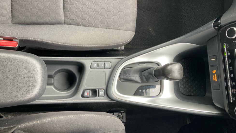 Toyota Yaris 1.5 Hybrid Icon 5dr CVT Hybrid Hatchback - Image 36