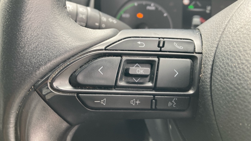 Toyota Yaris 1.5 Hybrid Icon 5dr CVT Hybrid Hatchback - Image 37