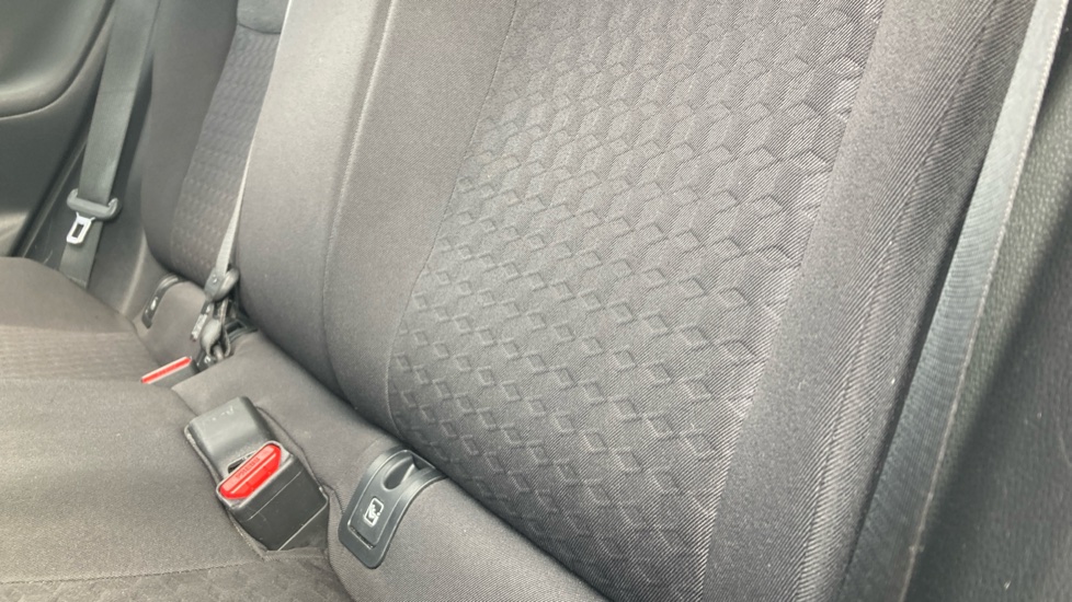 Toyota Yaris 1.5 Hybrid Icon 5dr CVT Hybrid Hatchback - Image 38