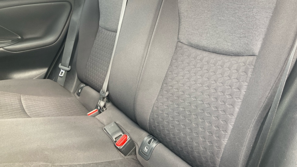 Toyota Yaris 1.5 Hybrid Icon 5dr CVT Hybrid Hatchback - Image 39