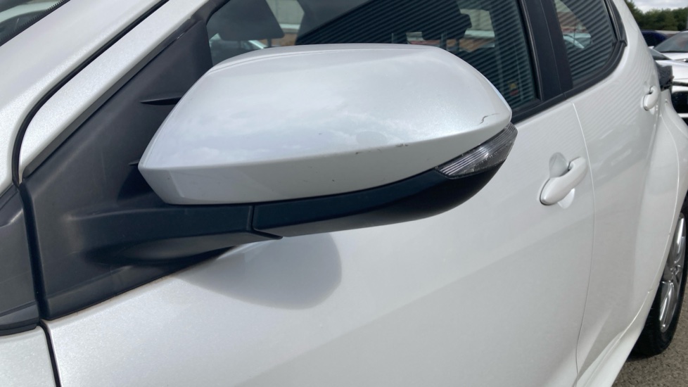 Toyota Yaris 1.5 Hybrid Icon 5dr CVT Hybrid Hatchback - Image 46