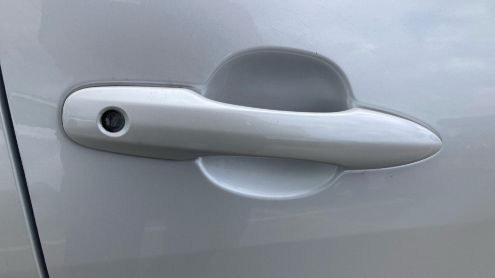 Toyota Yaris 1.5 Hybrid Icon 5dr CVT Hybrid Hatchback - Image 47